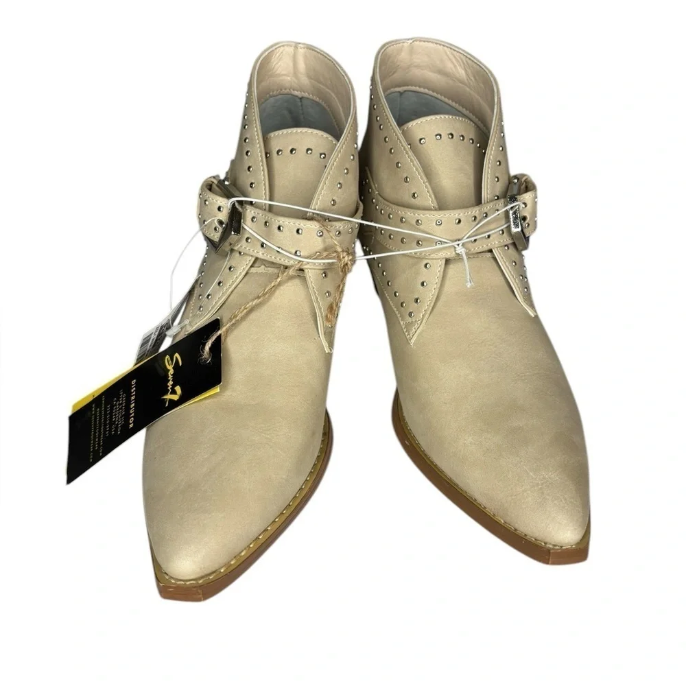 Seven7 Dallas Studded Western Ankle Booties Cream Size 9